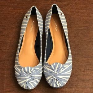 New Nautica Bayard Blue/white stripe flats sz 8,5
